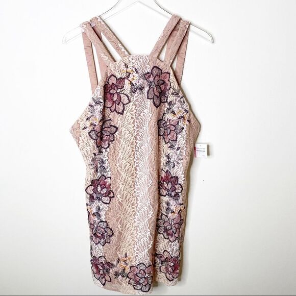 Foxiedox Lace Appliqué Mini Open Back Dress 12 - Picture 2 of 10